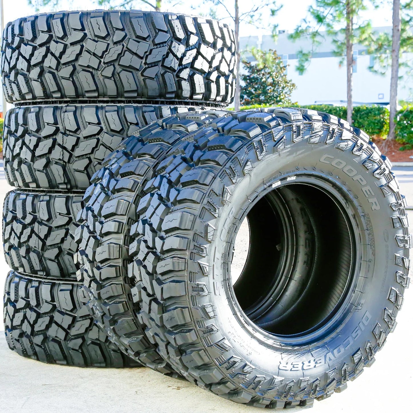 Set of 4 Cooper Discoverer STT Pro 35X12.50R20 121Q E 10 Ply M/T Mud Light Truck Tires
