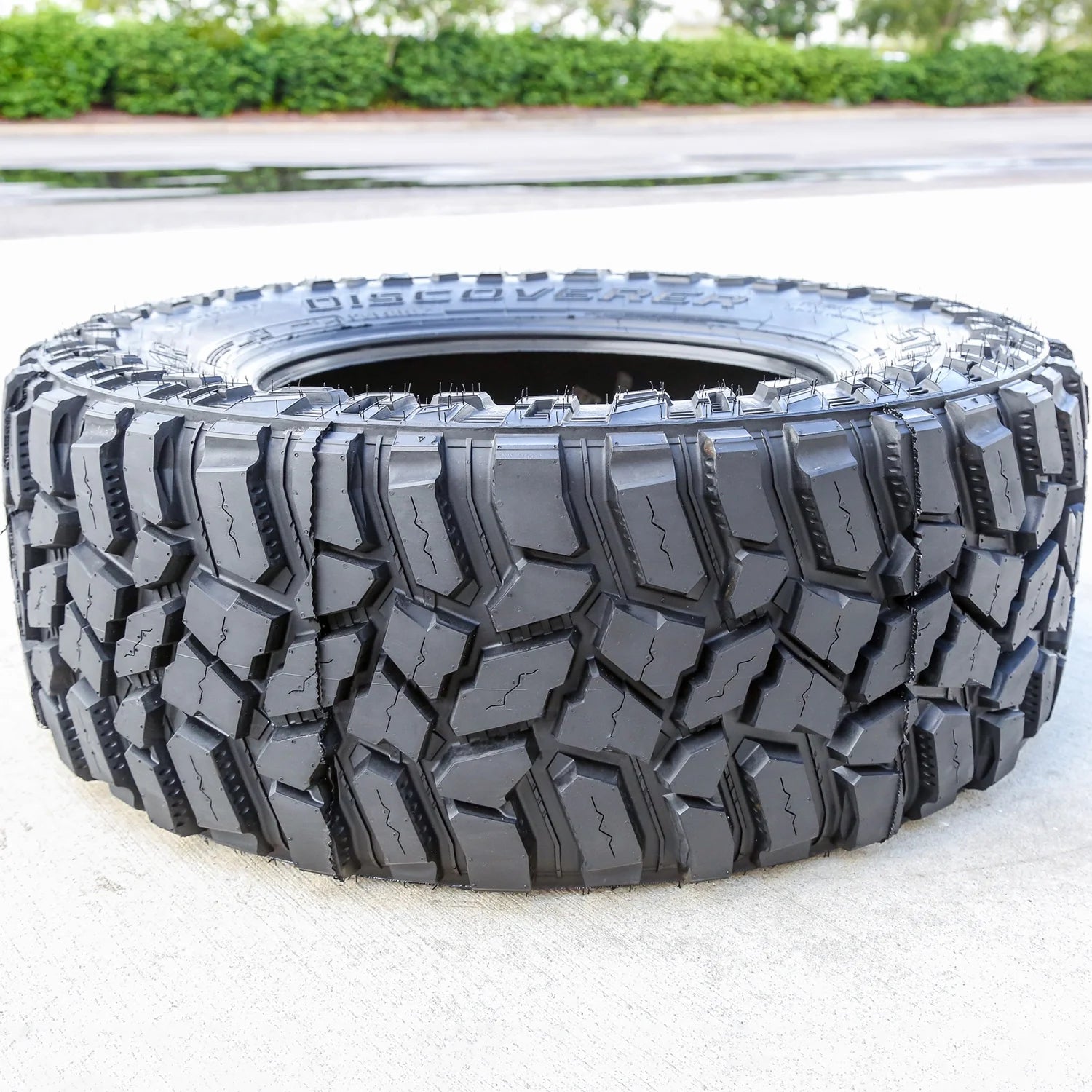 Set of 4 Cooper Discoverer STT Pro 35X12.50R20 121Q E 10 Ply M/T Mud Light Truck Tires