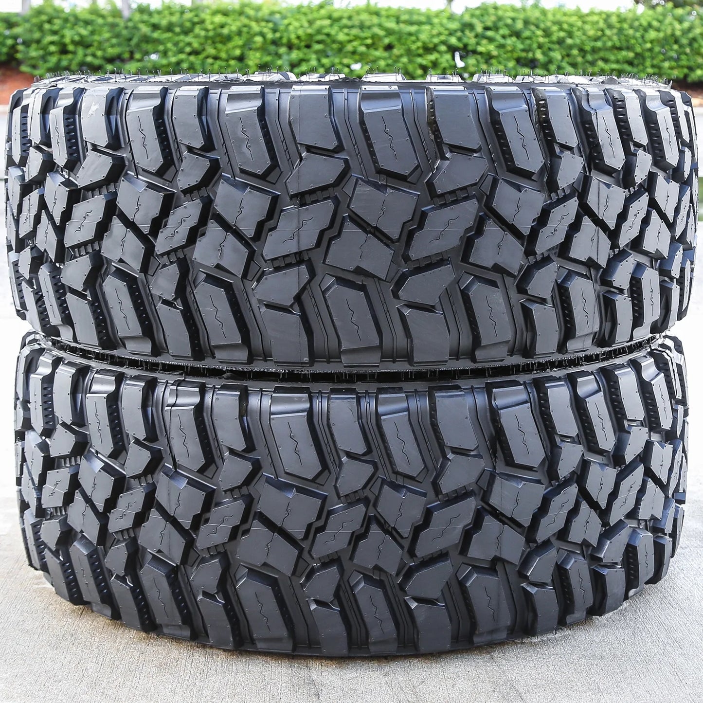 Set of 4 Cooper Discoverer STT Pro 35X12.50R20 121Q E 10 Ply M/T Mud Light Truck Tires