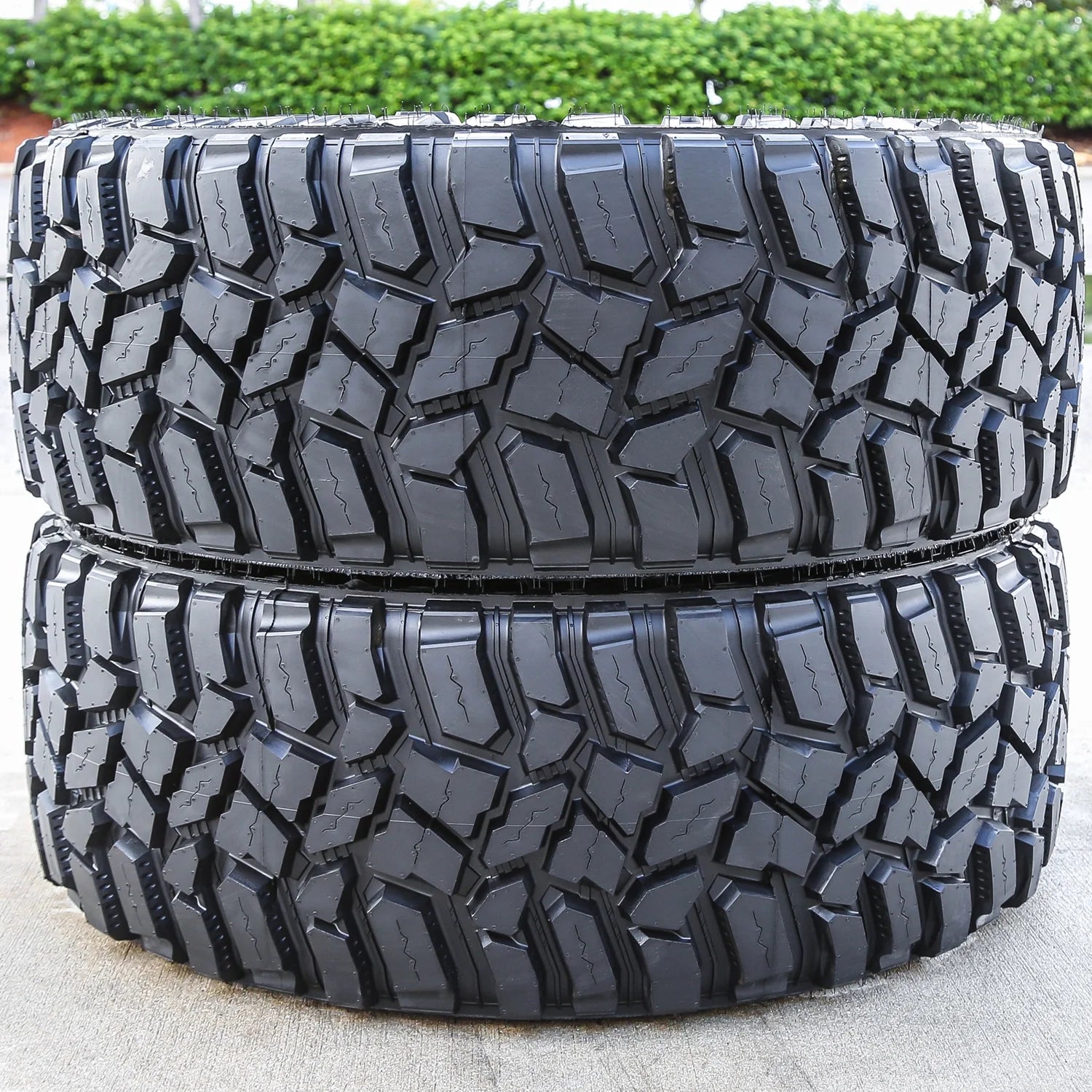 Set of 4 Cooper Discoverer STT Pro 35X12.50R20 121Q E 10 Ply M/T Mud Light Truck Tires